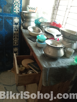 কাটিং  টেবিল